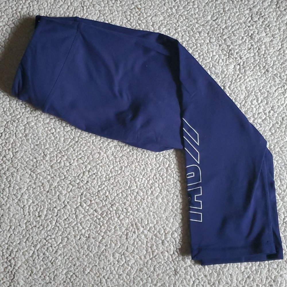 IAB Navy capri leggings w/ inner waist key pocket